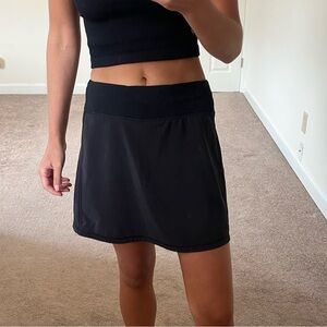 Lululemon size 4 skirt